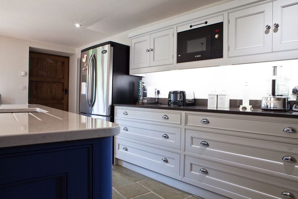 Silestone Lagoon & Cimstone Efes (cabinetry by Grand Union Designs Ltd)