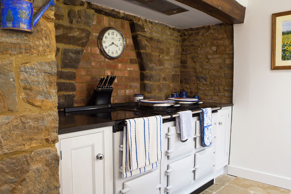 Silestone Lagoon & Cimstone Efes (cabinetry by Grand Union Designs Ltd)