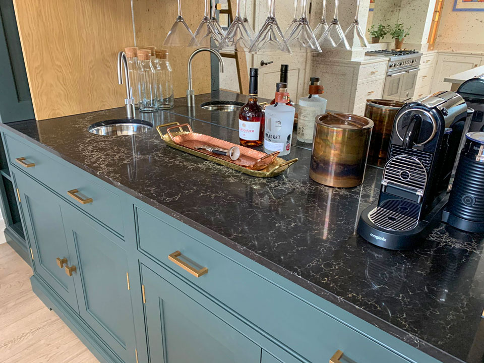 Caesarstone 5111 Statuario Nuvo & 5100 Vanilla Noir (cabinetry by Chardome Bespoke Furniture)