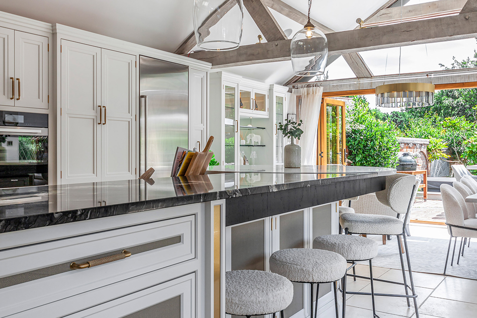 AG Quartz Fusion White and Cosmic Black Granite (cabinetry by Heaven & Stubbs)