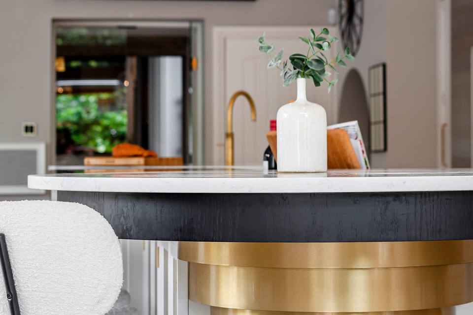 AG Quartz Fusion White and Cosmic Black Granite (cabinetry by Heaven & Stubbs)