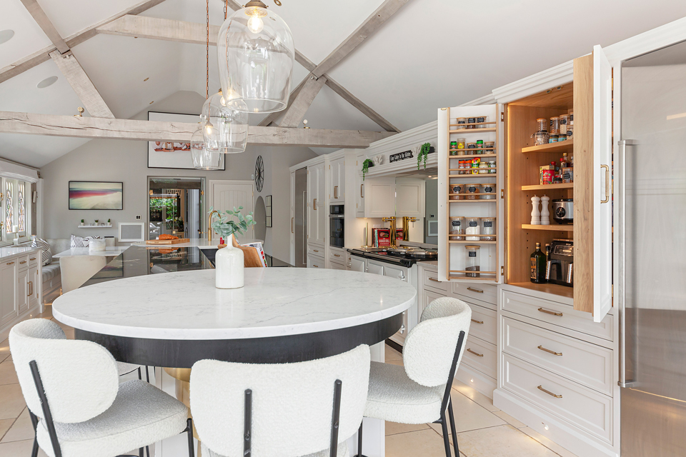 AG Quartz Fusion White and Cosmic Black Granite (cabinetry by Heaven & Stubbs)