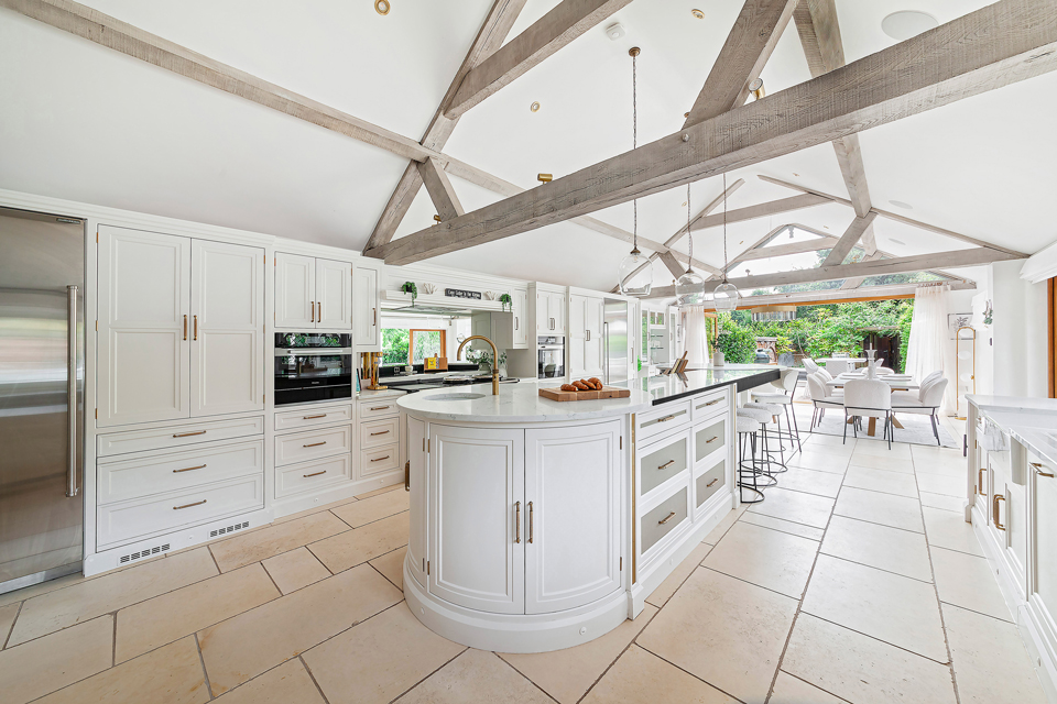 AG Quartz Fusion White and Cosmic Black Granite (cabinetry by Heaven & Stubbs)