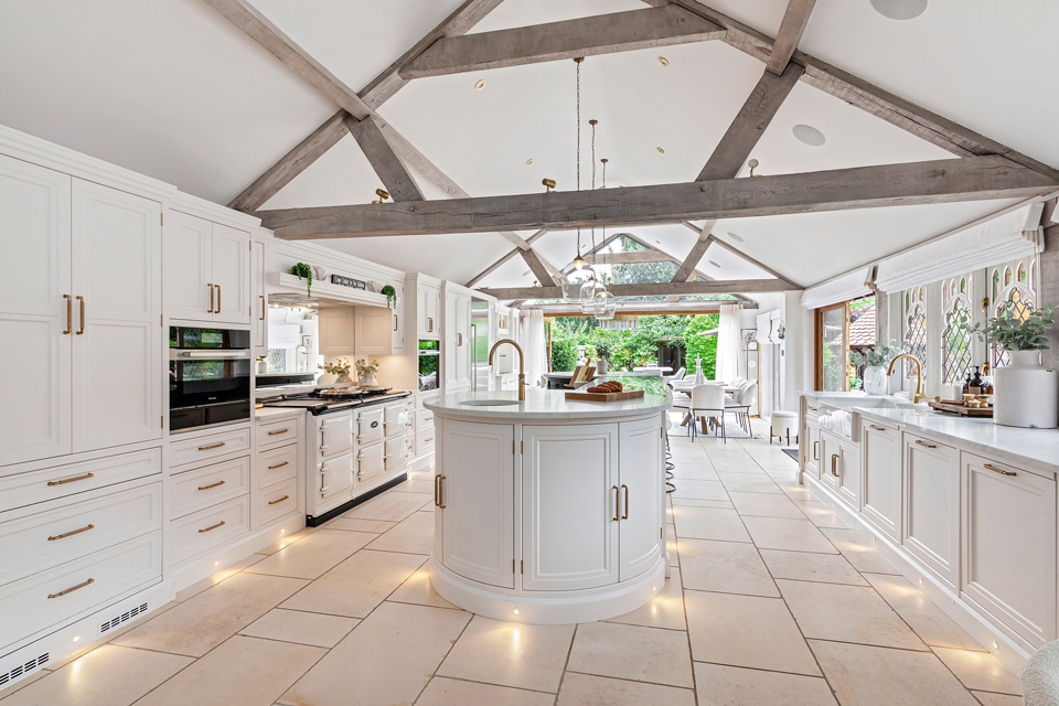 AG Quartz Fusion White and Cosmic Black Granite (cabinetry by Heaven & Stubbs)
