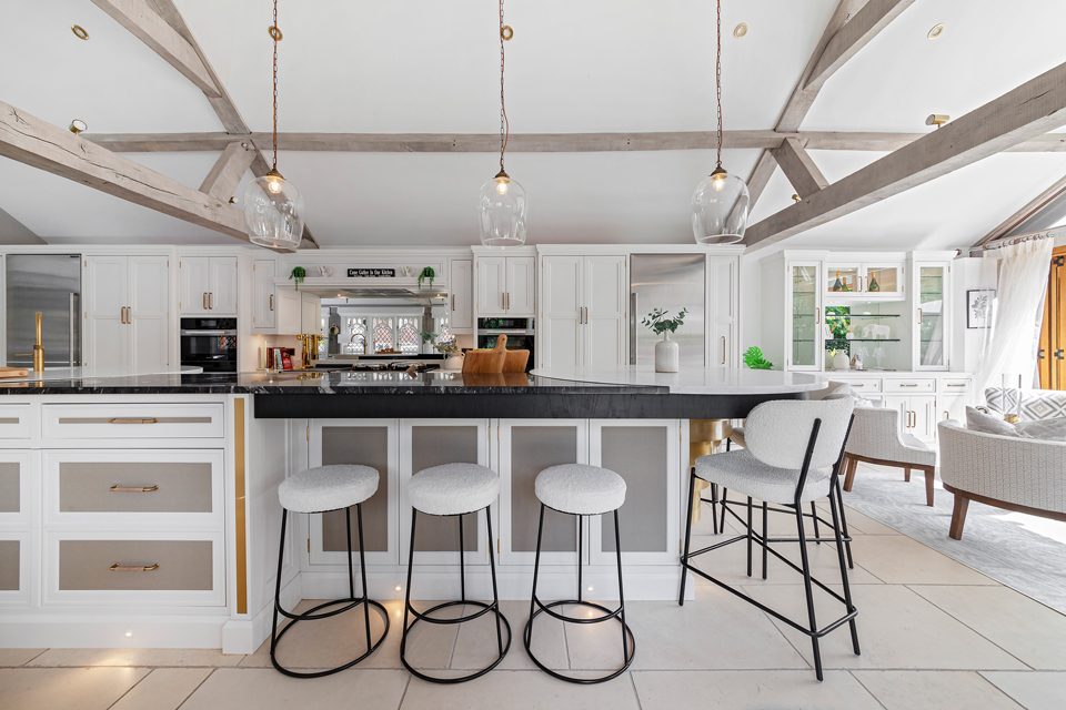 AG Quartz Fusion White and Cosmic Black Granite (cabinetry by Heaven & Stubbs)