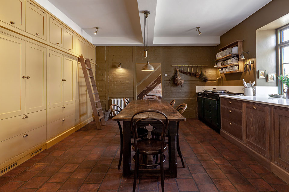 AG Quartz Super White (cabinetry by Heaven & Stubbs)