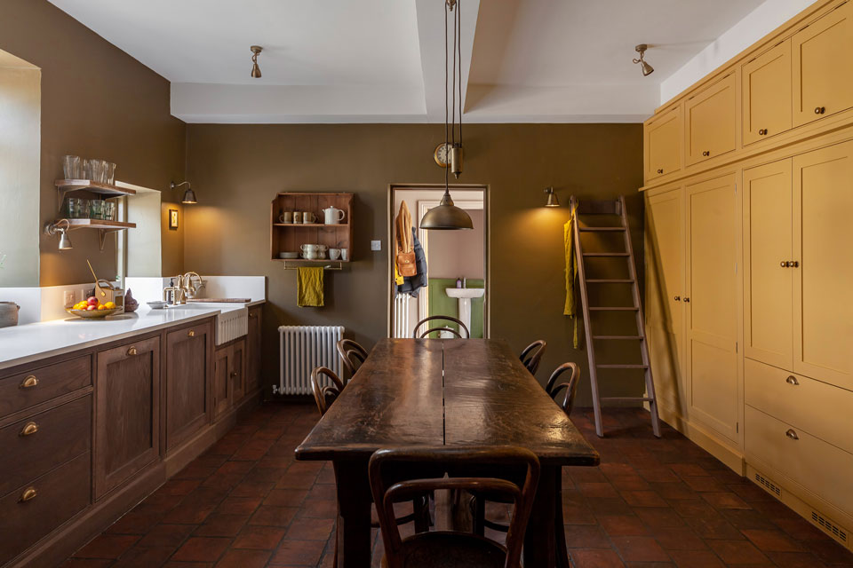 AG Quartz Super White (cabinetry by Heaven & Stubbs)