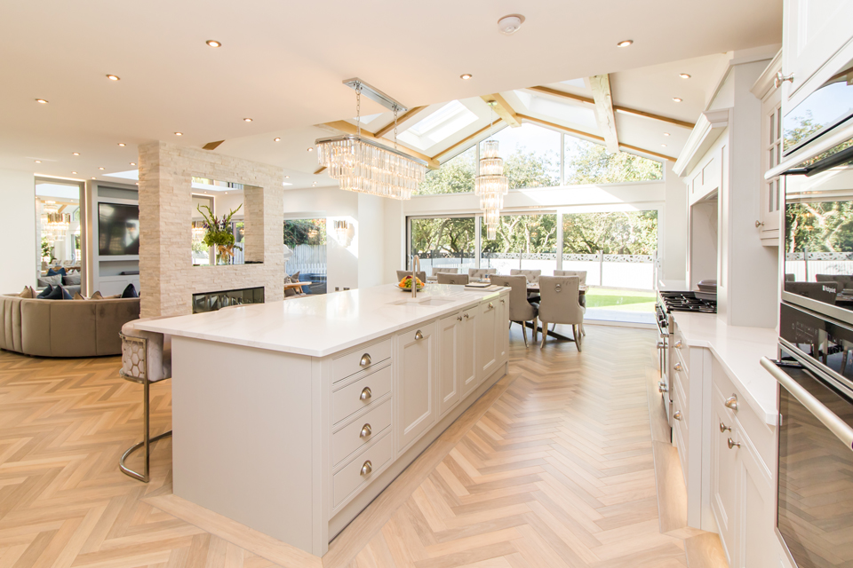 AG Quartz Calacatta Luxo (cabinetry by Paul Rowles Kitchens)