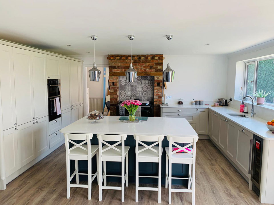 AG Quartz Blanco Ice (cabinetry by Paul Rowles Kitchens)