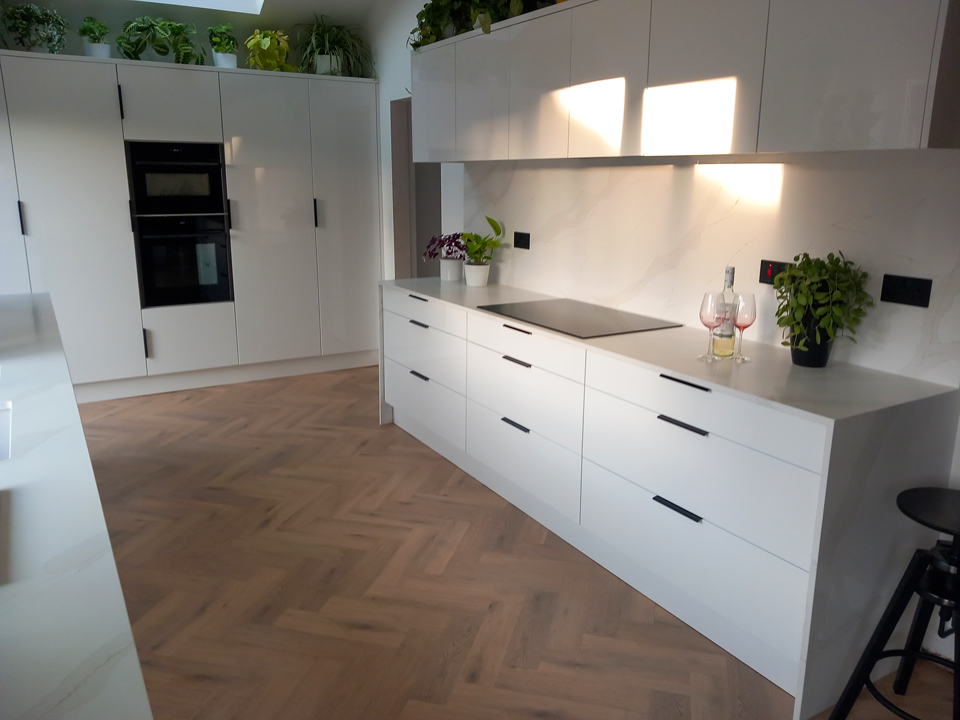 AG Quartz Calacatta Luxo (cabinetry by Wudyu Concepts)