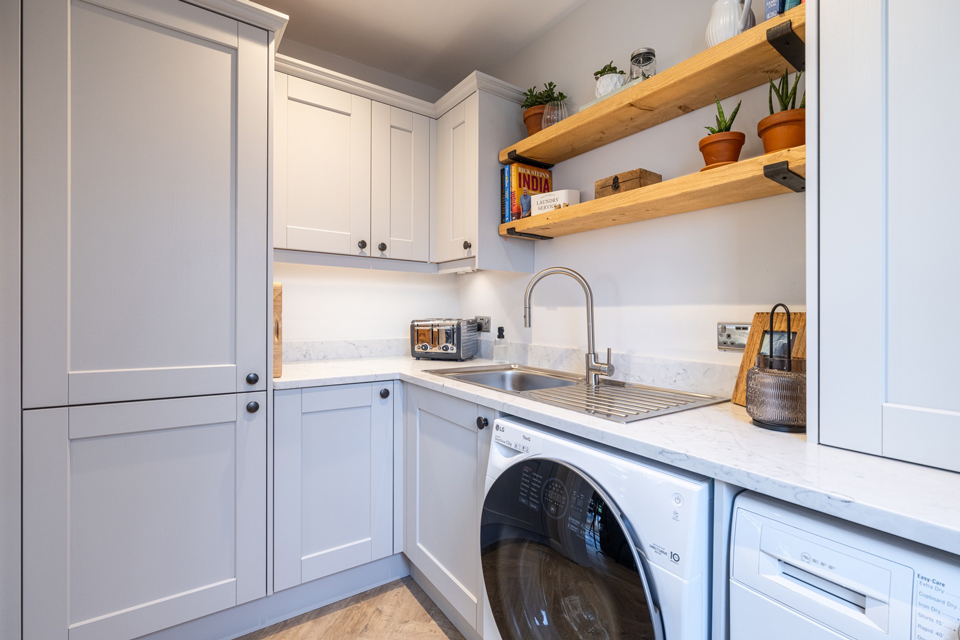 AG Quartz Fusion White (cabinetry by Zest Kitchens)