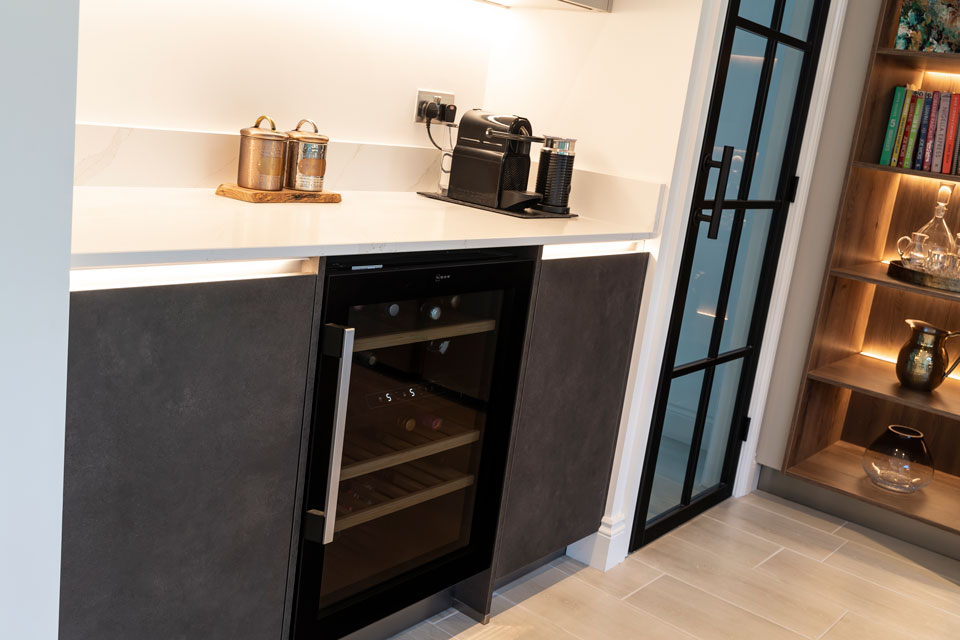 AG Quartz Calacatta Luxo (cabinetry by Zest Kitchens)