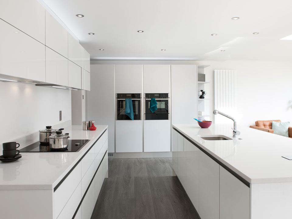 AG Quartz Blanco Snow (cabinetry by Zest Kitchens)